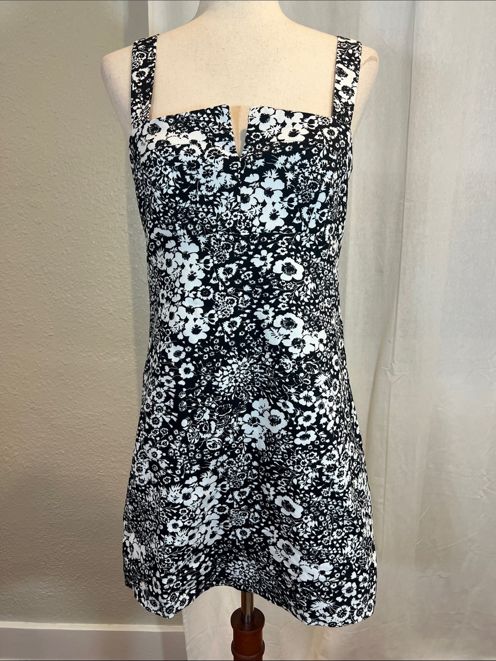 Hyacinth House Black & White Denim Floral Gaia Mini Dress. Size S. NWOT
